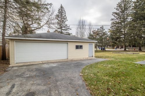 1241 Deerfield Rd, Bannockburn IL  60015-4170 exterior