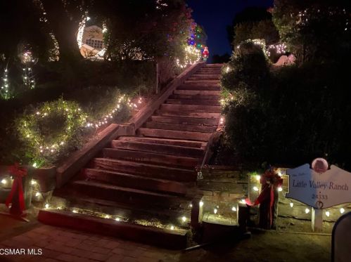 24333 Little Valley Rd, Calabasas, CA 91302-1237