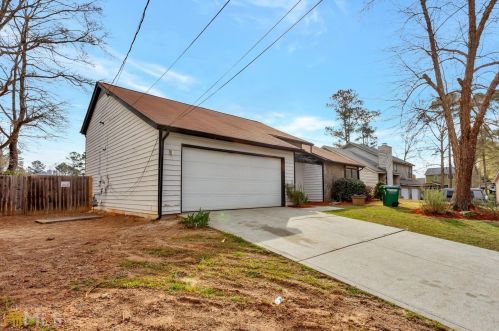 941 Devon Ct, Lilburn, GA 30047-4898