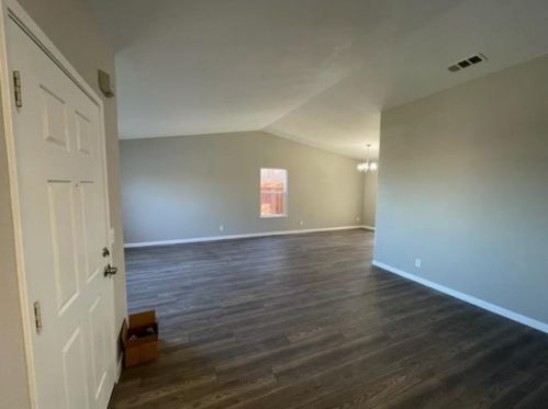 294 Clayton Ave, Stockton, CA 95206-3749
