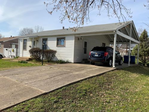 2679 Timberlake Dr, Hazelwood, MO 63043-1250