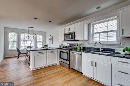 583 Manor Rd, Severna Park, MD 21146-2643