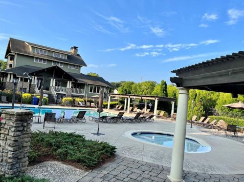 1654 Carr Cir, Atlanta GA  30318-2780 exterior