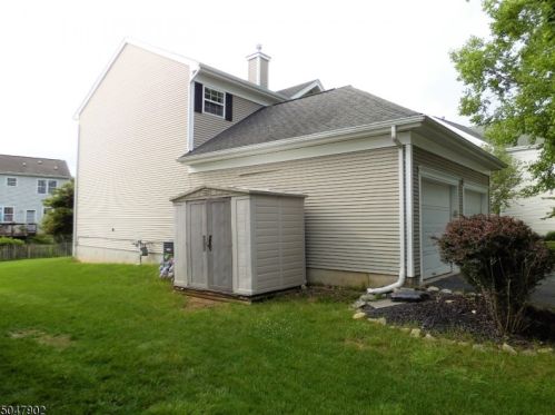 55 Saxton Dr, Hackettstown NJ  07840-1742 exterior