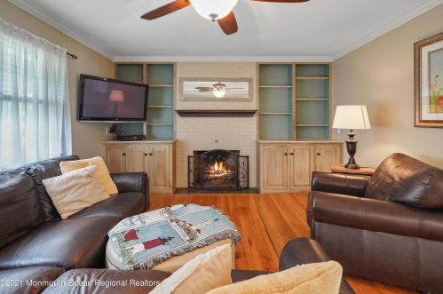 721 Howell Dr, Brielle, NJ 08730-1429
