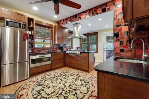 6710 Westmoreland Ave, Silver Spring MD 20912-4406 exterior