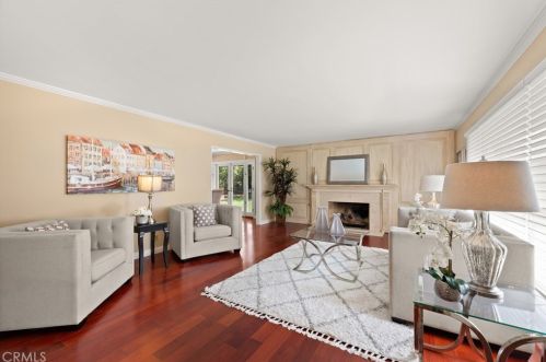 1430 Greenbriar Rd, Glendale CA  91207-1053 exterior