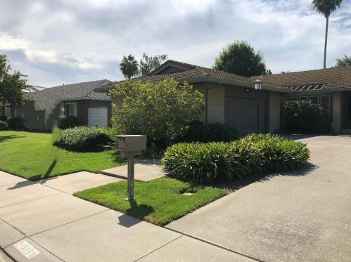 6299 Chesapeake Cir, Stockton, CA 95219-3812