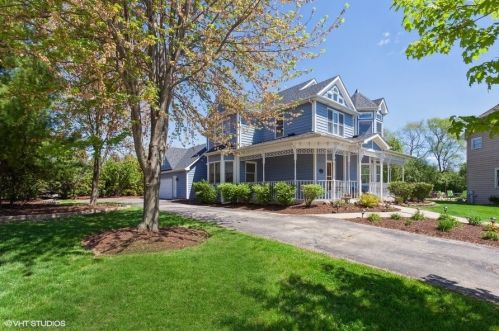 10705 Christopher Dr, Lemont, IL 60439-8944