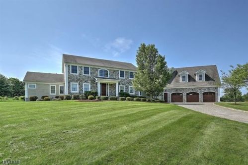 9 Barlow Dr, Califon, NJ 07830-3406