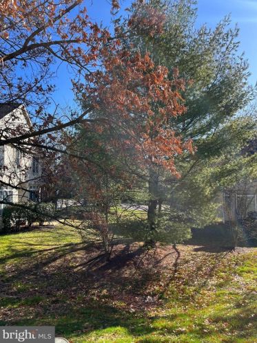 12 Wilkinson Way, Princeton NJ  08540-7362 exterior