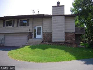 1085 Churchill Pl, Saint Paul, MN 55126-2223