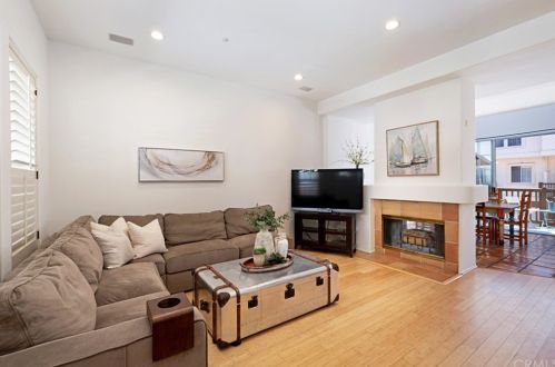 2936 Ballesteros Ln, Tustin, CA 92782-1126