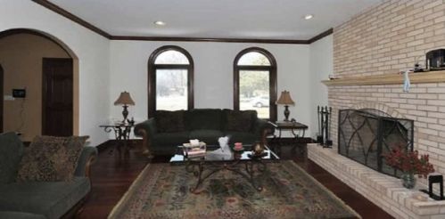 1135 Castle Dr, Glenview, IL 60025-2403
