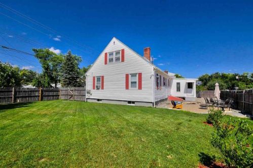 58 New Dunstable Rd, Nashua, NH 03060-3631