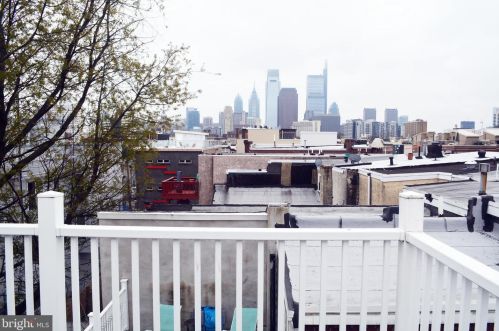 741 17th St, Philadelphia PA  19130-2834 exterior