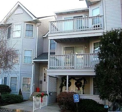 127 Quartz Ln, Paterson NJ  07501-3351 exterior