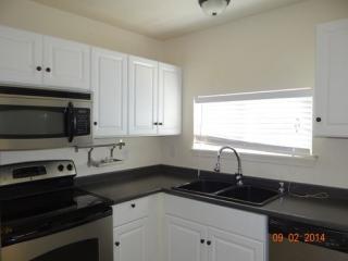 1165 5th St, Springfield OR  97477-3053 exterior