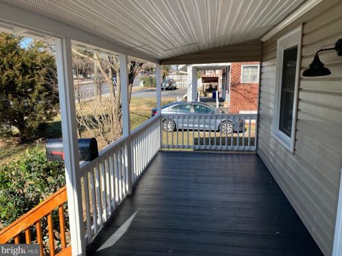 9407 Colesville Rd, Silver Spring MD 20901-4819 exterior