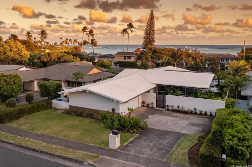 5009 Poola St, Honolulu HI  96821-1533 exterior