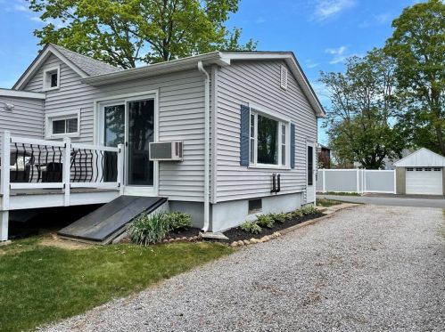 20 Beckwith St, Niantic CT  06357-3202 exterior