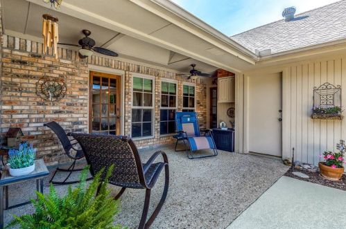 2101 Nob Hl, Carrollton TX 75006-2822 exterior