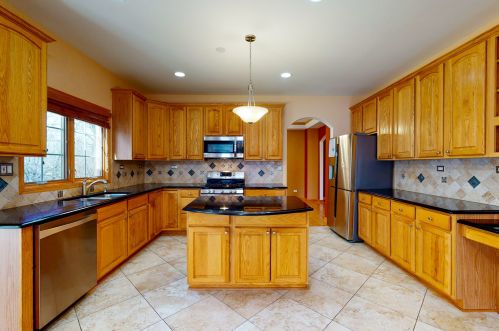 318 Kingery Dr, Addison, IL 60101-4119