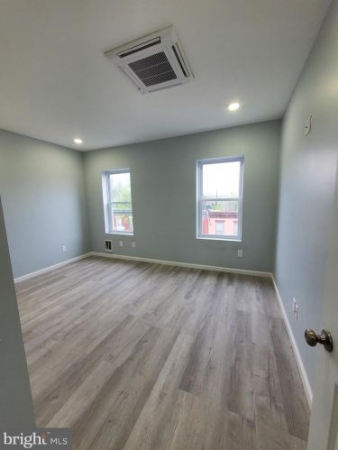 1737 23rd St, Philadelphia, PA 19145-1910