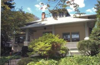 1021 Woods Ave, Lancaster, PA 17603-3126