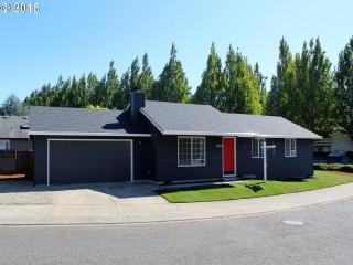 4322 Naegeli Ct, Portland, OR 97236-9344