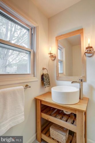 111 Eastman Ave, Lancaster PA  17603-4476 exterior