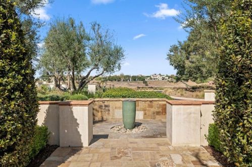 22 Black Falcon, Irvine CA  92603-0420 exterior