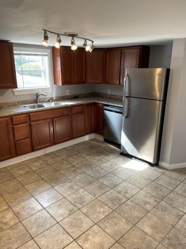 174 Holland St, Lewiston, ME 04240-6717