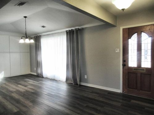 2913 Ridgedale Dr, Garland TX  75041-3329 exterior