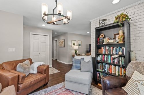 1502 Fama Dr, Atlanta GA  30329-3309 exterior