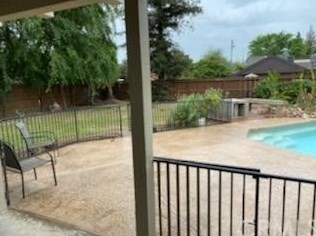 607 Sycamore Ct, Navelencia, CA 93654-2028