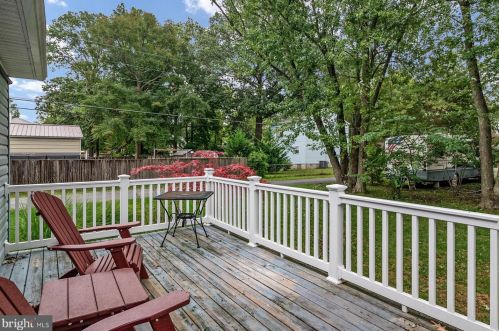 4935 Chestnut St, Shady Side MD 20764-9661 exterior