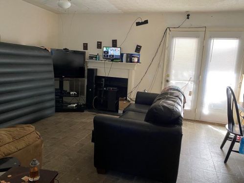 1691 Hunting Creek Dr, Conyers, GA 30013-1725