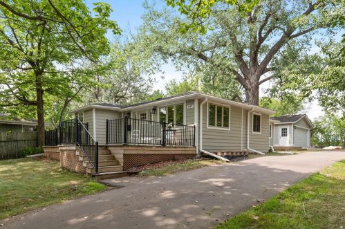 947 Barclay St, Saint Paul MN  55106-3501 exterior