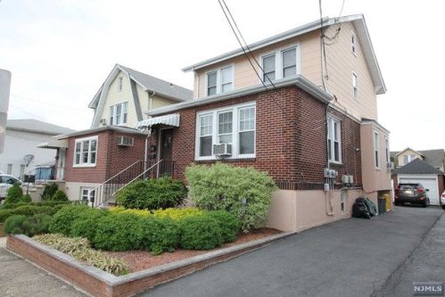 32 Hamilton Ave, Fairview, NJ 07022-2107