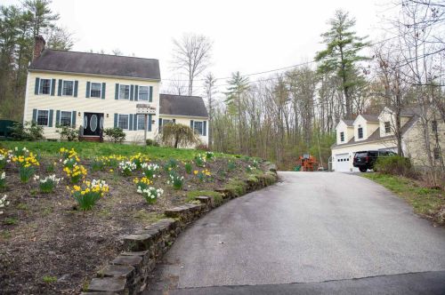 215 Scruton Pond Rd, Barrington, NH 03825-6007