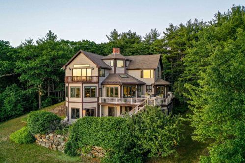 84 Countryside Dr, Laconia, NH 03249-6404