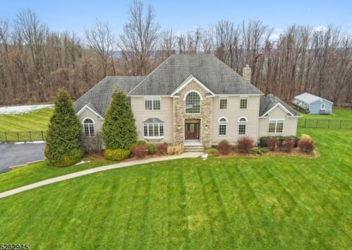 9 Dagmar Dale Dr, Wantage, NJ 07461-4011