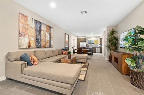 604 Rockefeller, Irvine, CA 92612-7176