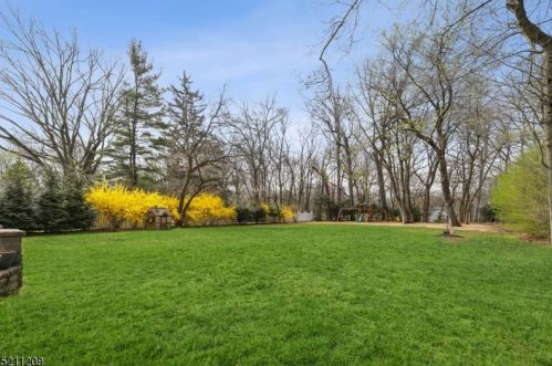 45 Pine St, Chatham Township, NJ 07928-1627