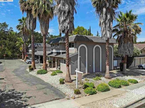 835 Palomino Dr, Pleasanton, CA 94566-6817