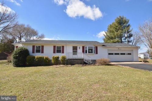 10006 Hopkins Ln, Nokesville, VA 20181-1402