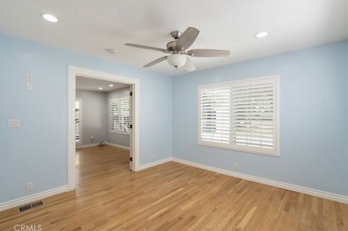 3300 Montrose Ave, Glendale CA 91214-3341 exterior