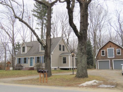 64 Sandown Rd, Fremont, NH 03044-3315