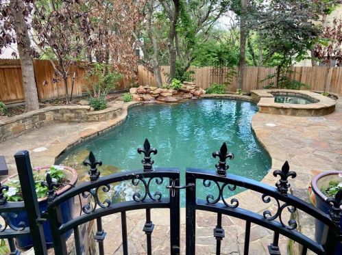 9104 Cessna Ln, Austin TX  78717-2929 exterior